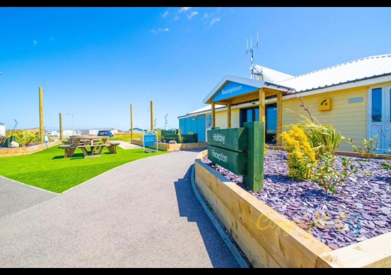 Mp768 - Camber Sands Holiday Park - Huge Lodge - Small Dog Friendly - Sleeps 8 المظهر الخارجي الصورة
