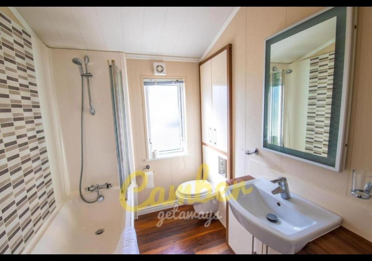 Mp768 - Camber Sands Holiday Park - Huge Lodge - Small Dog Friendly - Sleeps 8 المظهر الخارجي الصورة